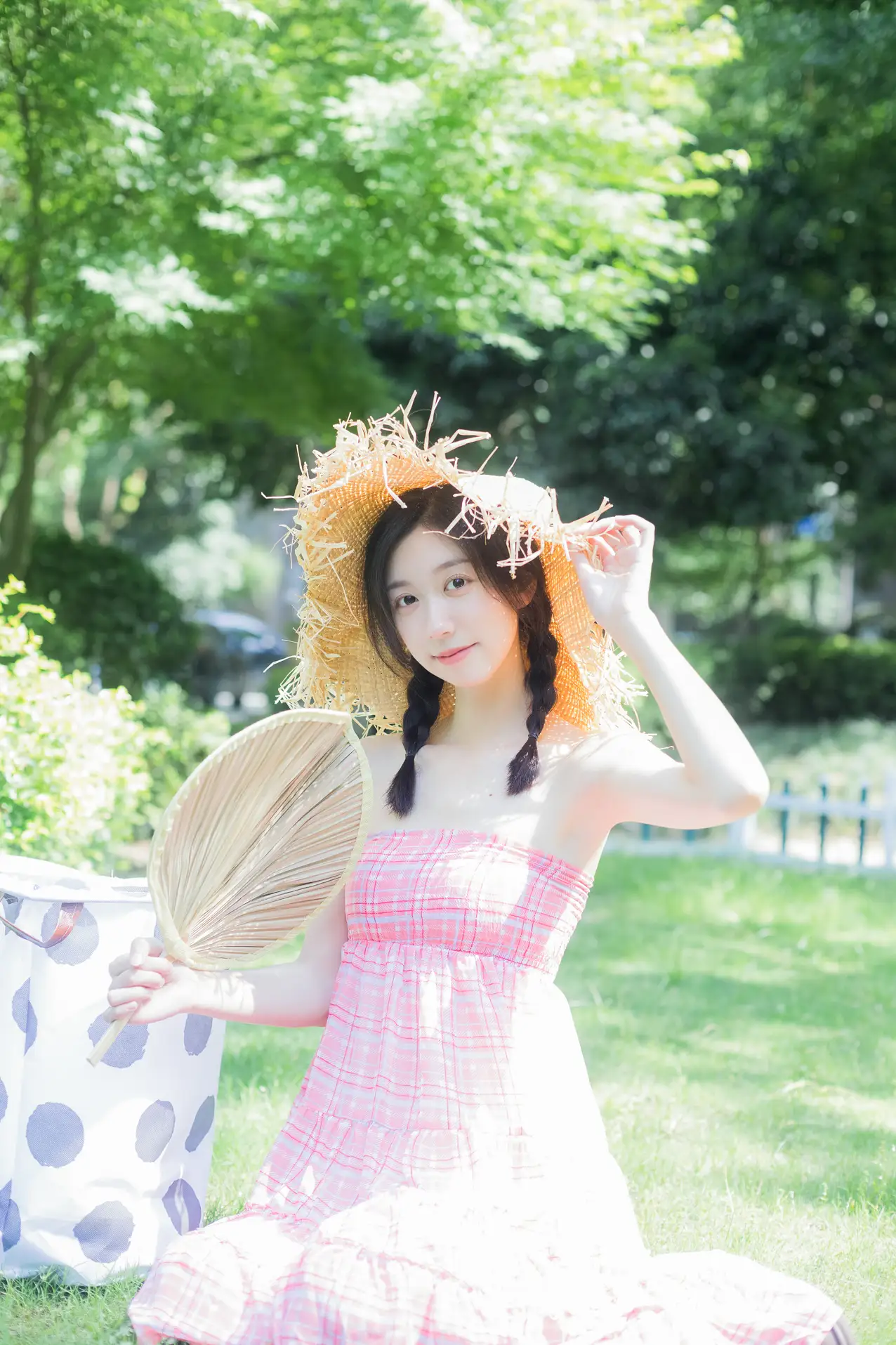 [YITUYU] 2022.07.19 Vol.1520 – The weather is sunny today Cat Feeding Girl Cat Girl-#[42P]-8